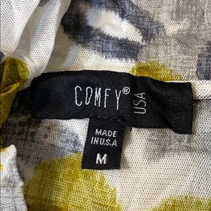 NWOT Comfy USA. Floral print  over shirt